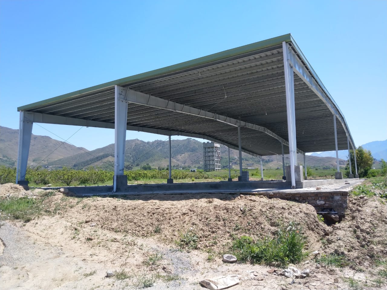 Completed steel shed structure with cladding